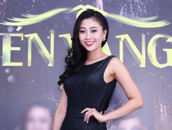 Phạm Hương, Nguyên Khang chia sẻ về ngày Nhà giáo Việt Nam - 6 Én Vàng 2016 - MC Liêu Hà Trinh cho rằng ngày 20/11 không chỉ là ngày tri ân thầy cô mà là tất cả những ai đã giúp ta trong cuộc sống đều đáng để mình ghi nhớ