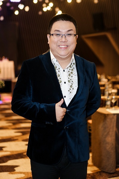 Liveshow cột mốc 15 năm ăn cơm nghệ thuật của Gia Bảo sẽ diễn ra vào cuối tháng 12 năm nay và còn có sự tham gia của ông nội anh - nghệ sĩ Bảo Quốc