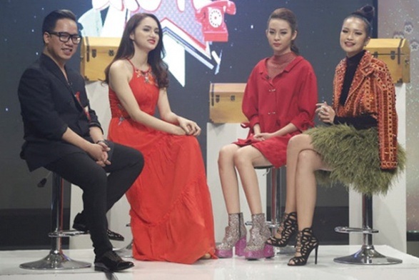 Sài Gòn cuối tuần: Sau Tết, thành phố có gì khác? - 4 Ngoài các khách mời, 2 MC duyên dáng Tùng Leo và Hương Giang Idol cũng là “thỏi nam châm” hút rating cho chương trình năm nay.