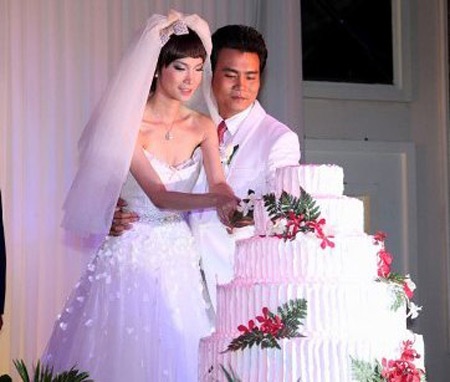 Dàn "sao" Việt chọn cuộc sống độc thân sau ly hôn - 5 Nét hạnh phúc, rạng rỡ của cô trong ngày hạnh phúc nhất của mình.