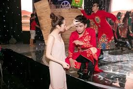 Hồ Quang Hiếu “Bảo Anh chưa muốn cưới nên tôi đành chịu” - 2 Cô luôn quan tâm và chăm sóc người thương chu đáo