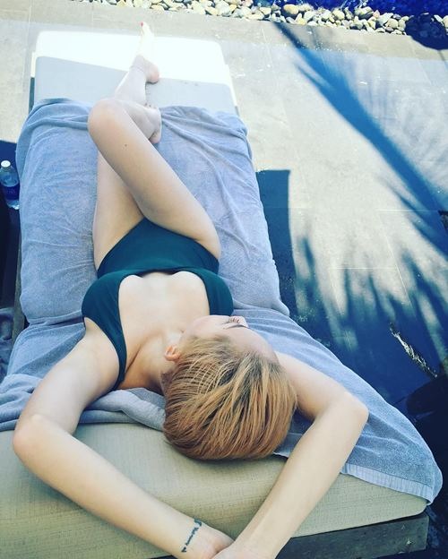 Loạt ảnh nóng bỏng cùng bikini của Tóc Tiên - 9