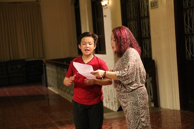 Được “thần đồng cải lương” Gia Nguyên huấn luyện, Siu Black cho biết: “Ngày đầu tiên tiếp xúc cải lương xém khóc vì sợ quá. Sợ hát không giống, bài khác hẳn những bài đơn thuần mình hát. Khác dòng nhạc, khác tiết tấu, khác cảm xúc…. Hát rock rất đơn giản, chỉ cần thể hiện sự mạnh mẽ và sức sống trong giọng hát. Nhưng bên cải lương là sự dịu dàng. Càng làm mỏng giọng mình càng tốt”.