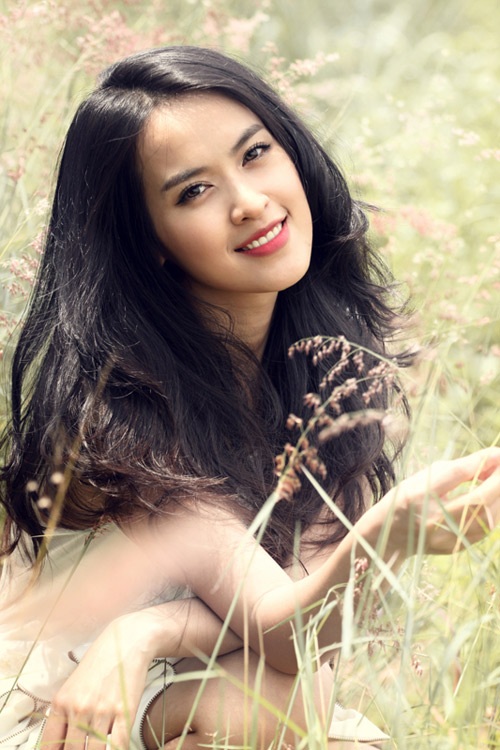 Nhìn lại dàn diễn viên trẻ trung của “Cổng mặt trời” sau 8 năm - 10 Sau Cổng mặt trời, Tú Vi còn tham gia một số phim khác, như: Đâu phải chia ly, phim Một thời ta đuổi bóng, Vị yêu… Ngoài phim truyền hình, Tú Vi cũng từng tham gia bộ phim điện ảnh Quả tim máu của Victor Vũ.