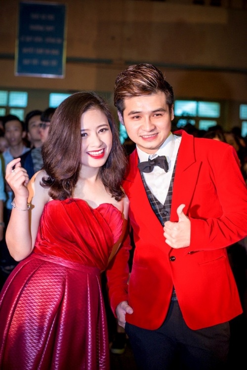 Chưa đầy hai tháng, 4 cặp đôi nổi tiếng showbiz chia tay - 1 Sau 7 năm hẹn hò, chuyện tình cảm của Dương Hoàng Yến - Hà Anh tưởng có kết thúc đẹp thì bất ngờ, giọng ca Khi có em gián tiếp chia sẻ việc đã chia tay bạn gái.