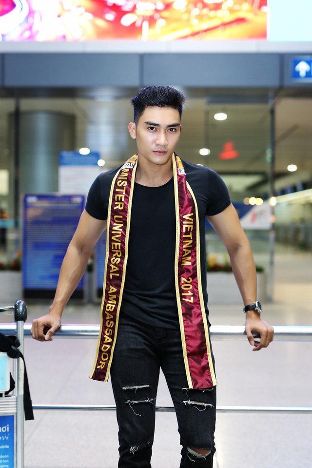 Siêu mẫu Ngọc Tình ngồi ghế giám khảo Đại sứ Hoàn vũ tại Indonesia - 4 Lương Gia Huy - đại diện Việt Nam mà Ngọc Tình nhắc đến sẽ tranh tài tại Nam vương đại sứ hoàn vũ 2017. Cuộc thi diễn ra từ 26/09 đến 06/10/2017 tại Indonesia.