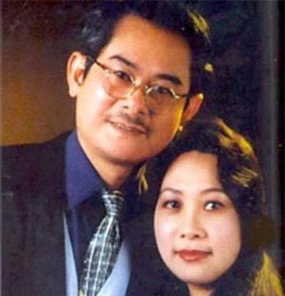 Cuộc đời đầy thăng trầm của dàn diễn viên “Gió qua miền tối sáng” - 14 Năm 30 tuổi, sau khi đóng phim “Kỷ niệm đồi trăng”, NSND Phương Thanh đã lập gia đình với người bạn diễn của mình trong phim, NSƯT Nguyễn Anh Dũng - một diễn viên kịch và điện ảnh.