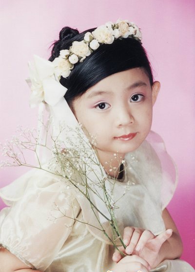 Những sao nhí “dậy thì” khiến người hâm mộ “quay lưng” - 1 Đáng yêu và hát hay, Xuân Mai luôn khiến các em nhỏ “lắc lư” theo từng bài hát của mình