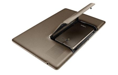 Asus trình làng máy tính bảng "ba trong một" PadFone - 4 Asus trình làng máy tính bảng "ba trong một" PadFone - 4