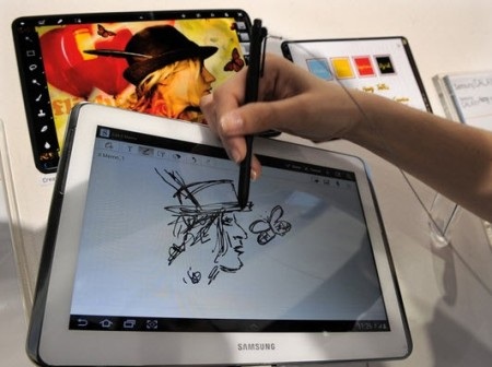 Dạo một vòng quanh triển lãm MWC 2012 - 5 Dạo một vòng quanh triển lãm MWC 2012 - 5
