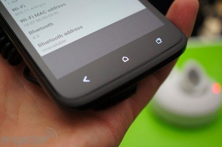 Ảnh thực tế smarphone lõi tứ HTC One X tại MWC - 5 Ảnh thực tế smarphone lõi tứ HTC One X tại MWC - 5