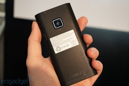 Smartphone chống thấm nước siêu mỏng Panasonic Eluga - 12