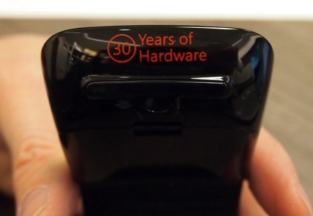 Ngó kệ bày phần cứng của đại gia phần mềm Microsoft