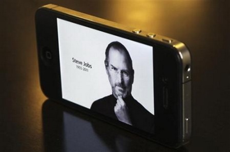 iPhone 2012 có bóng dáng của "người hùng" Steve Jobs - 1 iPhone 2012 có bóng dáng của người hùng Steve Jobs