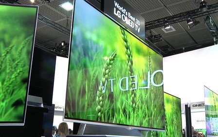 "Điểm mặt" những xu hướng công nghệ hàng đầu tại IFA 2012 - 4 TV OLED của LG trình diễn tại Berlin (Đức)