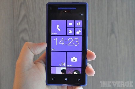 Windows Phone 8X là model cao cấp hơn và từng rõ rỉ với tên mã Accord
