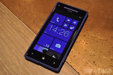 Windows Phone 8X là model cao cấp hơn và từng rõ rỉ với tên mã Accord
