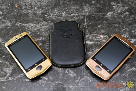 Chiêm ngưỡng smartphone "siêu xe" Aston Martin Aspire - 7 Bao da đi kèm máy
