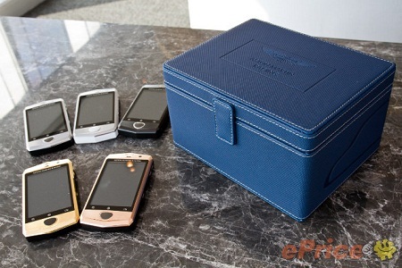 Chiêm ngưỡng smartphone "siêu xe" Aston Martin Aspire - 11 Hộp đựng máy
