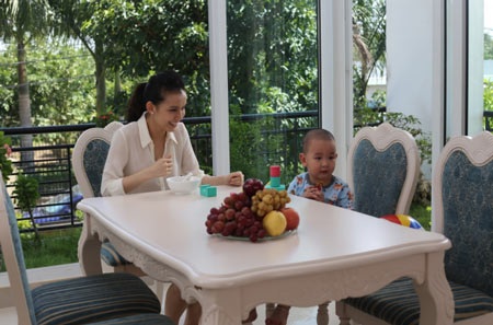 Su không biết mệt và rất hồn nhiên với những cảnh quay ngoài trời