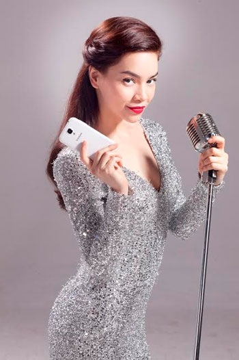 Quà tặng lớn nhất là gia đình bình yên - 2 Galaxy S4 là “bạn đồng hành” giúp Hà cân bằng giữa lịch làm việc bận rộn và gia đình