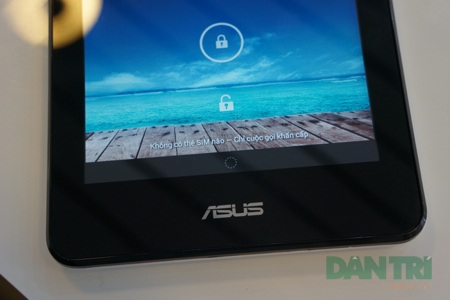 Cận cảnh tablet 7 inch hỗ trợ 2 SIM 2 sóng đầu tiên của Asus - 18 Các phím bấm điều hướng được di chuyển vào trong màn hình.