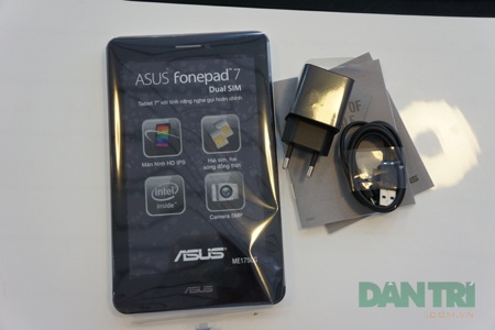 Cận cảnh tablet 7 inch hỗ trợ 2 SIM 2 sóng đầu tiên của Asus - 2 Toàn bộ phụ kiện chính hãng đi theo máy.