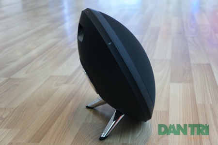 Đập hộp loa di động Harman Karrdon Onyx Studio - 8 Nhìn tổng quan cạnh trái.
