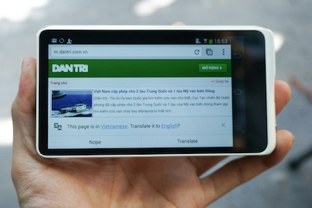 Máy dễ dàng lướt web thông qua kết nối Wi-Fi. Khả năng hiển thị dưới ánh nắng khá tốt.