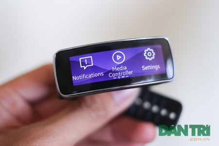 Gear 2 Neo và Gear Fit xuất hiện tại Việt Nam - 2 Samsung Gear Fit.
