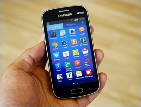 Nokia X - Galaxy Trend Lite: đối thủ xứng tầm - 2 Cả hai sản phẩm đều có độ hoàn thiện tốt và đầy chắc chắn.