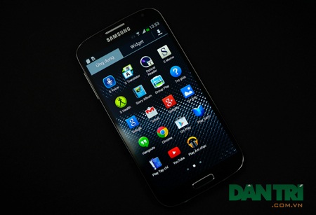 Đập hộp Galaxy S4 phiên bản đặc biệt tại Việt Nam - 10 Galaxy S4 phiên bản Black Edition đang sử dụng Android phiên bản 4.3.