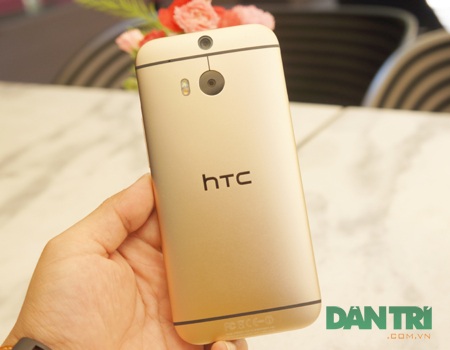 Xuất hiện HTC One M8 Gold đầu tiên về Việt Nam - 2 One M8 sử dụng lớp vỏ nhôm nguyên khối.