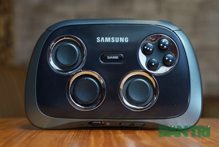Ngắm thiết bị chơi game cầm tay hỗ trợ cho smartphone của Samsung