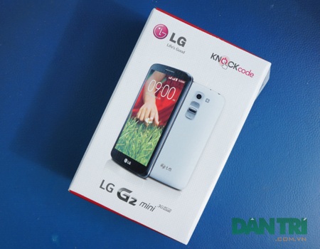 Đập hộp LG G2 mini – phiên bản thu nhỏ của G2 - 2 Đập hộp LG G2 chính hãng phiên bản màu trắng.