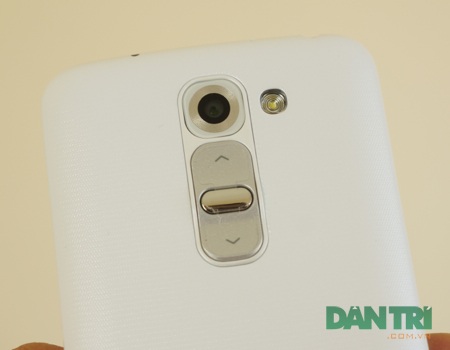 Đập hộp LG G2 mini – phiên bản thu nhỏ của G2 - 6 Nổi bật với cụm phím vật lý Rear Key độc đáo.