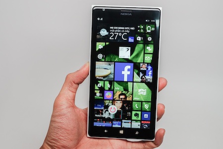 Giao diện Live Tiles mới có thể tuỳ biến thêm hình nền được lồng ghép vào trong các ô ứng dụng.