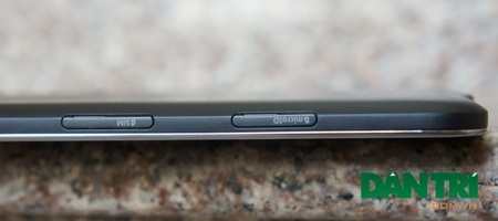 Đánh giá máy tính bảng Galaxy Tab 4 8.0 - 1 Máy có kích thước 124 x 210 x 7,95 mm và nặng 320 gram.