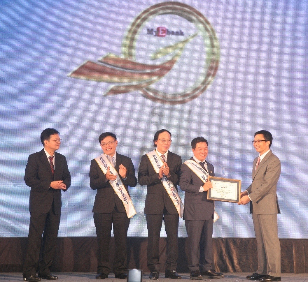 Ngân hàng trong “cuộc đua” ngân hàng điện tử