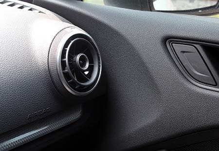 Audi A3 có giành khách hàng Toyota Camry tại Việt Nam? - 16 Hiện tại Audi A3 ở Việt Nam được bảo hành 3 năm không giới hạn
số km đã đi.