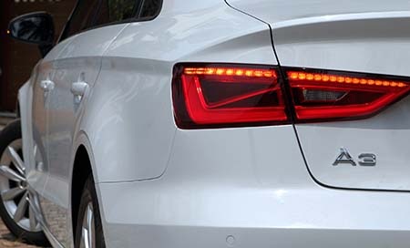 Audi A3 có giành khách hàng Toyota Camry tại Việt Nam? - 11 Hiện tại Audi A3 ở Việt Nam được bảo hành 3 năm không giới hạn
số km đã đi.