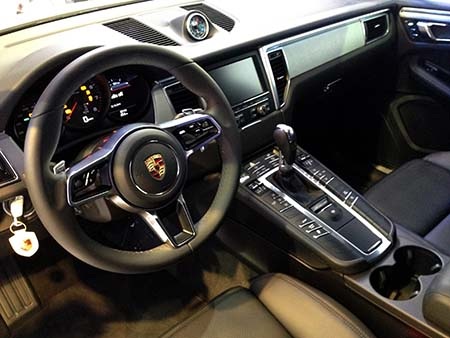 Porsche Macan chính thức có mặt tại Việt Nam - 9 Porsche Macan chính thức ra mắt tại Việt Nam