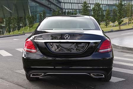 Khởi điểm từ 1,389 tỷ đồng cho Mercedes-Benz C-class thế hệ thứ tư - 7 Việt Hưng - Minh Thanh