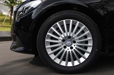 Khởi điểm từ 1,389 tỷ đồng cho Mercedes-Benz C-class thế hệ thứ tư - 10 Việt Hưng - Minh Thanh