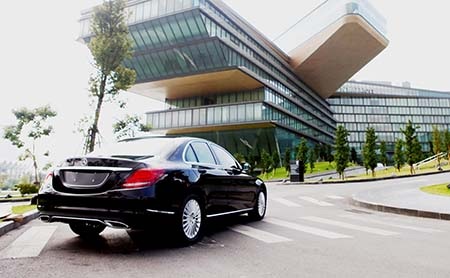 Khởi điểm từ 1,389 tỷ đồng cho Mercedes-Benz C-class thế hệ thứ tư - 8 Việt Hưng - Minh Thanh