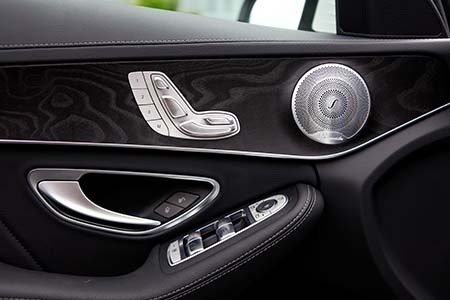 Khởi điểm từ 1,389 tỷ đồng cho Mercedes-Benz C-class thế hệ thứ tư - 14 Việt Hưng - Minh Thanh