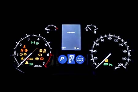 Hiện tại ở Việt Nam đối thủ của Lexus GX460 ở phân khúc SUV mid-size hạng sang bao gồm