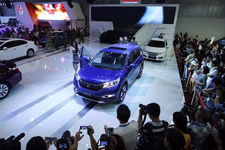Honda CR-V mới chính thức ra mắt, giá khởi điểm từ 1 tỷ đồng - 1 Honda CR-V mới chính thức có mặt khởi điểm từ 1 tỷ đồng