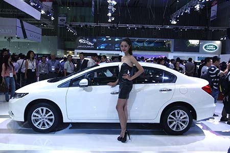 Honda Civic 2015 tại Việt Nam sẽ không trang bị hộp số sàn - 4 Honda CR-V mới chính thức có mặt khởi điểm từ 1 tỷ đồng