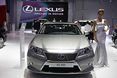Lexus dàn trận đón Vietnam Motorshow - 16 Lexus dàn trận đón Vietnam Motorshow